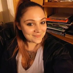 Meet your Posher, Brittney